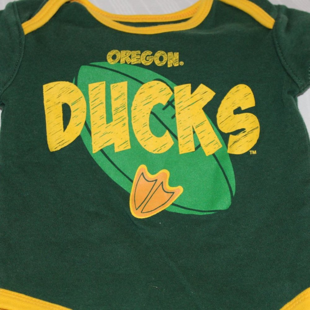 **SOLD**GEN 2 Oregon Ducks Onesie - Picture 5 of 8